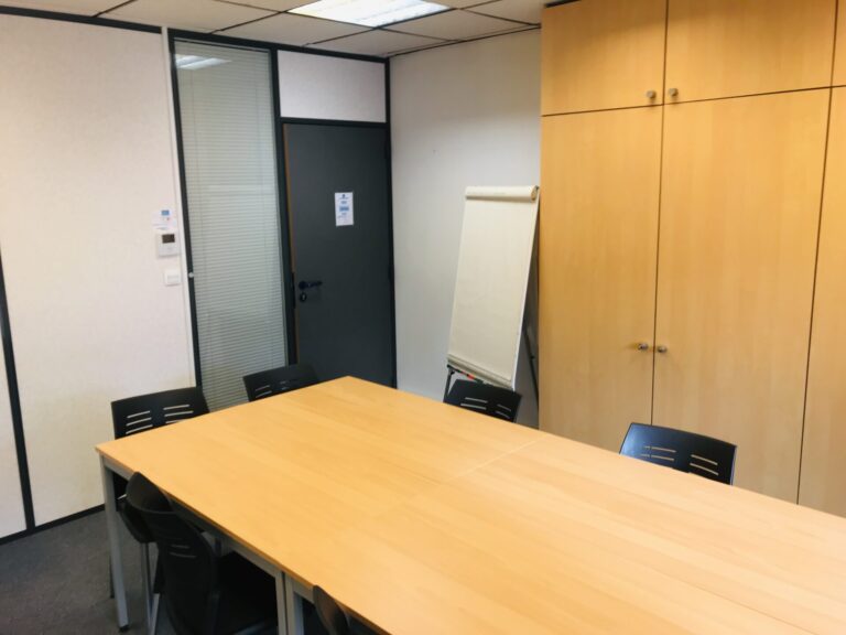 Photo d'avant nos travail pour le nouvel accueil de chez Your Office